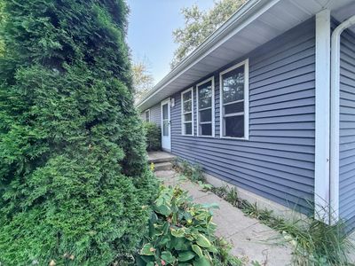 44 Lourdes St