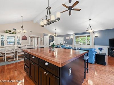 1023 Twin Lake Rd