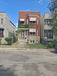 4555 S Forrestville Ave
