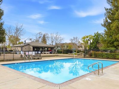 3552 Shelter Creek Drive