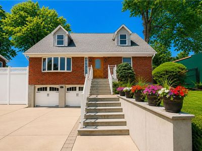 163 Bennett Ave