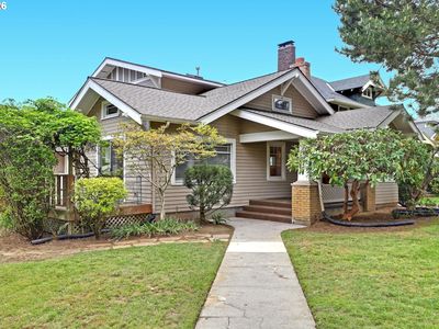 415 NE Mirimar Pl
