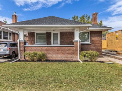 261 E Belmont Ave