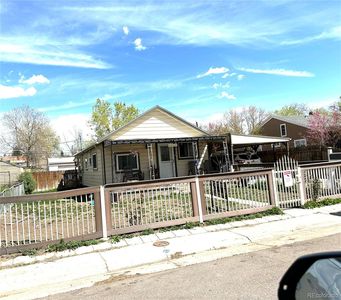 4411 W Center Avenue