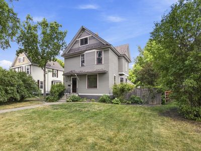 819 8th Ave N