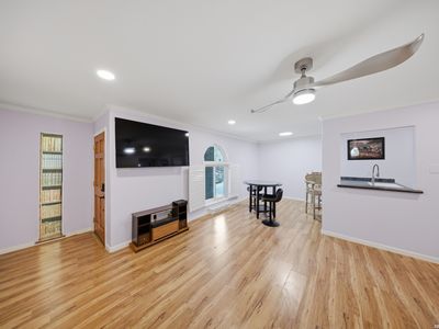 102 VASSAR LN #1