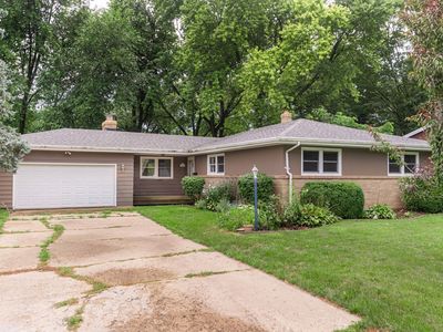 216 Fairmont Dr