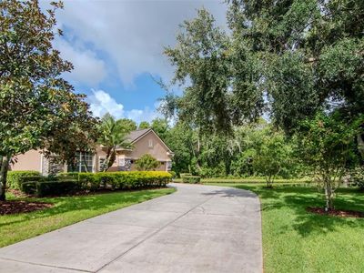 9401 Greenpointe Dr
