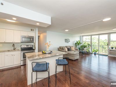 300 Main St APT 707