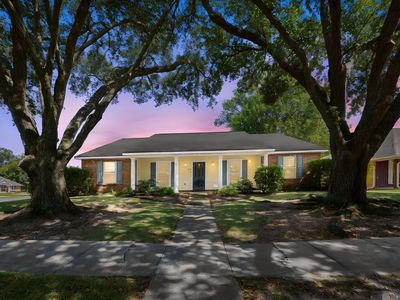 2513 Lancelot Dr