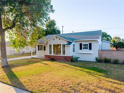 2129 W Cerritos Ave