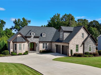 305 Merriman Trl