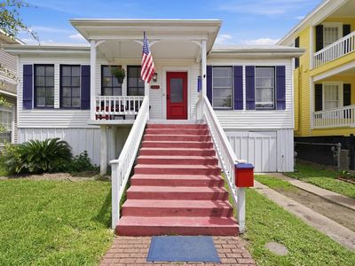 Property at 1020 Broadway St, Galveston, TX
