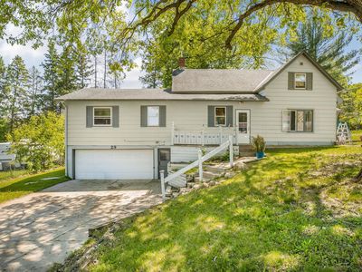 29 Riverside Dr