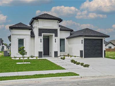 1301 E Acacia Dr