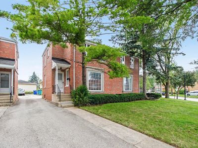 706 Broadview Ave