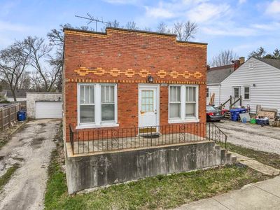 1809 Ogden Ave