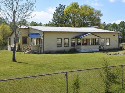 93 N Raphael Rd