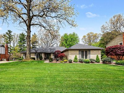 Property at 11921 Rain Tree Ct, Shelby Township, MI