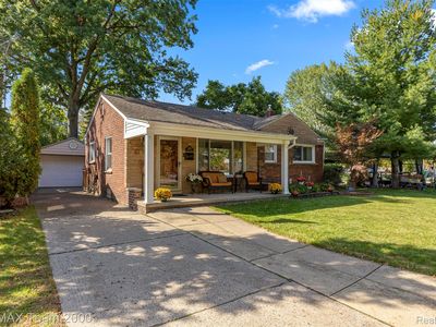 19195 Snow Ave