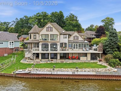 997 Thompson Shore Dr