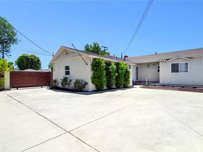 22602 Victory Blvd