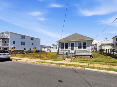 707 W Maple Ave