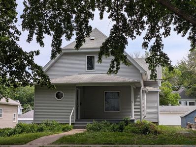 305 N Elm St