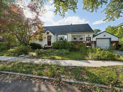 64 Collfield Ave