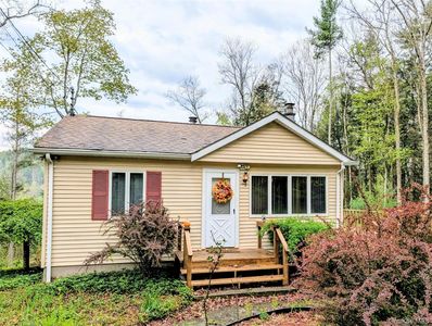 582 Lake Shore Lane