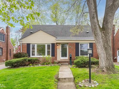 4447 Elmwood Ave