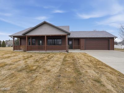 3666 Garden View Dr