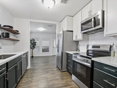 1462 W Fairview Dr