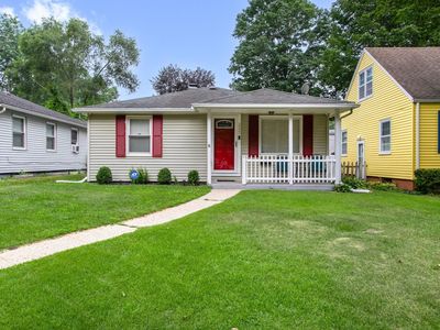 2233 Parkview Pl