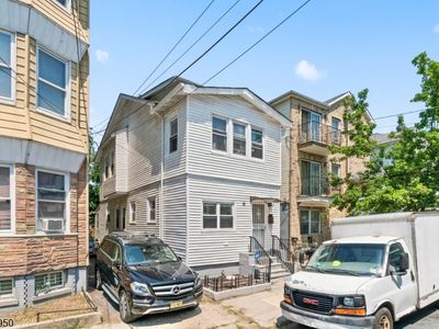 81 Schley St