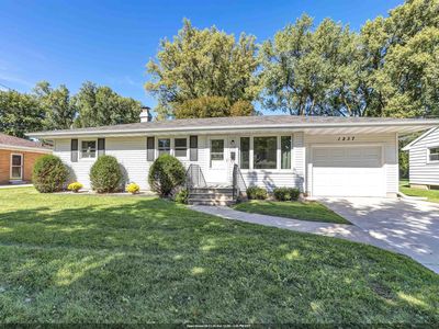1237 N Locust St