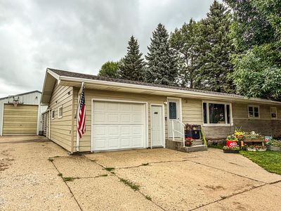 Property at 215 8th St N, New Salem, ND