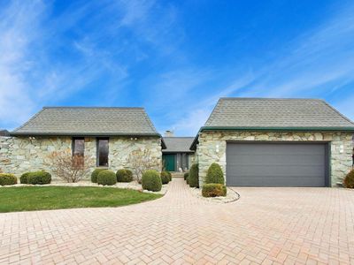 Property at 1309 Montgomery Dr, Deerfield, IL