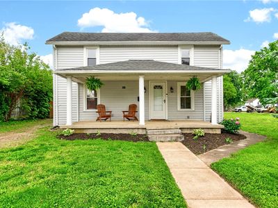 181 E Main St