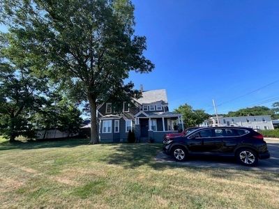 303 Beach Way