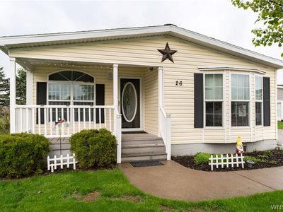66 W Main St