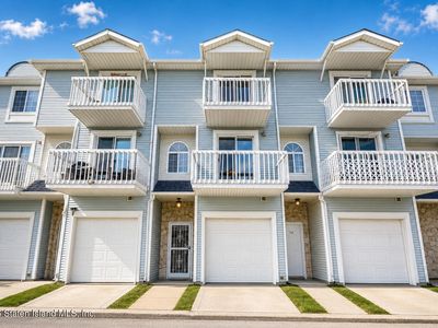 38 Country Dr E #A