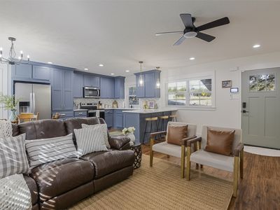 Property at 313 Highland Ave, Waxahachie, TX