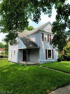 Property at 140 7th St NW, Barberton, OH