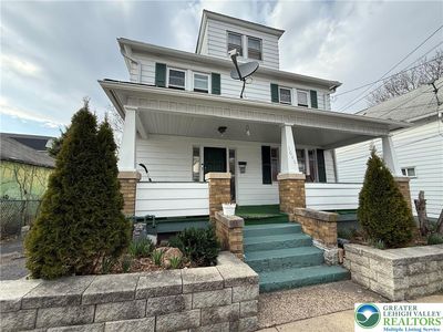 1046 Charles St
