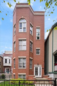 3051 N Clifton Ave #3
