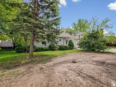 Property at 15524 Parkwood Dr, Monroe, MI