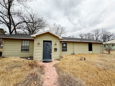 141 E McKinney Ave