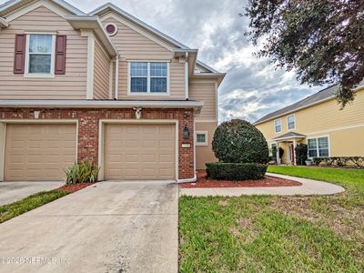 6908 ROUNDLEAF Drive