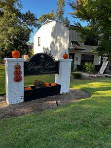 314 Gayfer Ct APT 17